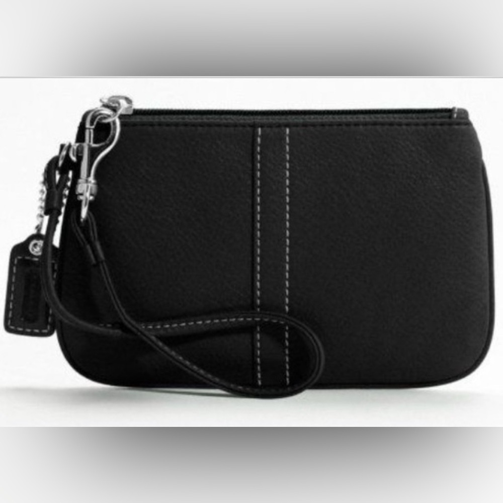 Coach Small Zip Leather Wristlet. New With Tags . Black